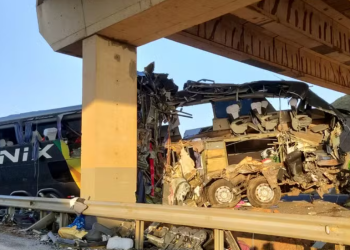 Acidente com ônibus no interior de SP deixa 10 mortos