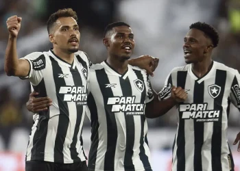 Futebol: Botafogo segue líder do Campeonato Brasileiro, com 36 pontos