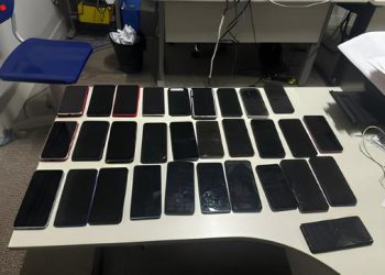Polícia Civil entrega celulares recuperados em Parnaíba nesta quinta-feira (11)