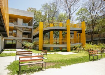 Prefeito de Teresina inspeciona obras em escolas municipais