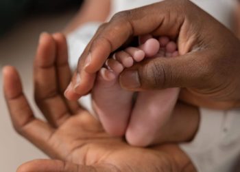 Senado pode votar em 2025 ampliação das licenças maternidade e paternidade