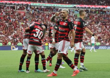 Na liderança do Carioca, Flamengo encara o Vasco no Maracanã