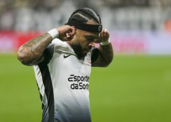 Astro do Corinthians, Memphis Depay é condenado a prisão em Mônaco