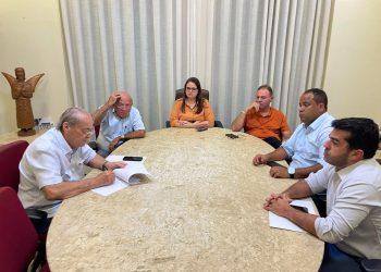 Silvio Mendes suspende expansão da rede de esgoto em Teresina e solicita revisão de taxas