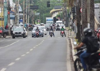 Strans reforça liberação da faixa exclusiva de ônibus para motocicletas em Teresina