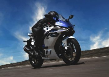 Yamaha lança nova R3 Connected no Brasil com design inspirado na YZR-M1 da MotoGP
