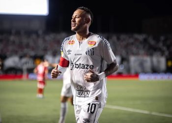 Neymar tem mais minutos em um mês de Santos que em passagem no Al-Hilal