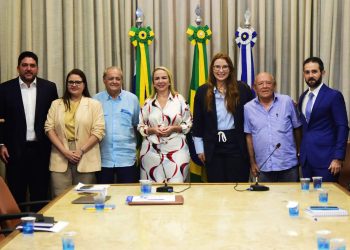 Prefeitura e Águas de Teresina anunciam acordo para isenção na taxa de esgoto