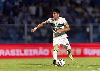 Jogador do América-MG e seleção boliviana é preso por injúria racial