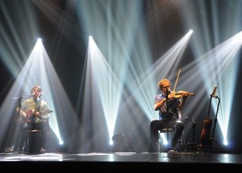 Kleiton & Kledir cantam grandes sucessos na apresentação no Projeto Seis & Meia