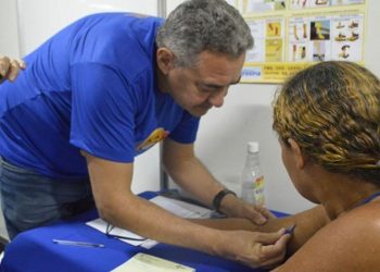 FMS convoca população com manchas suspeitas para carreta da hanseníase
