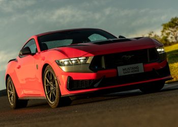 Ford anuncia o lançamento do Mustang Dark Horse no Brasil