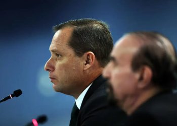 Mauro Cid reafirma que Bolsonaro leu minuta golpista durante reunião