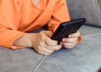 Projeto que protege crianças na internet volta à análise do Senado