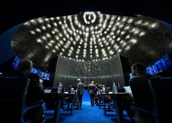 Senado pode votar pena maior a quem fornece droga ou bebida a menor de 18