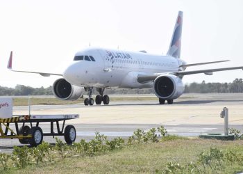 Início dos voos Fortaleza–Parnaíba projeta chegada de 40 mil novos turistas