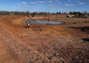 Prefeitura de Pedro Laurentino realiza limpeza e reforma de açudes para combater a seca