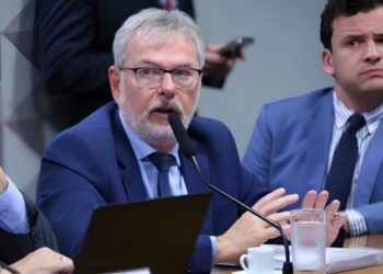 Ex-diretor do INSS admite receber mais de R$ 2 milhões de empresas ligadas ao “Careca do INSS”