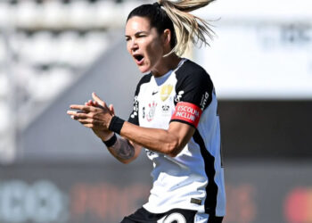 Com show de Zanotti, Corinthians vai à semi da Libertadores Feminina
