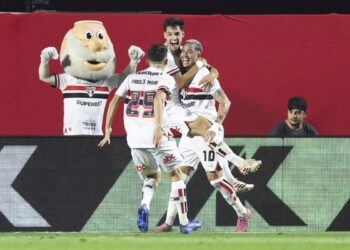Estrela de Luciano brilha e São Paulo vence Bahia pelo Brasileirão