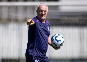 Corinthians abre a semana do clássico com dúvidas no meio-campo