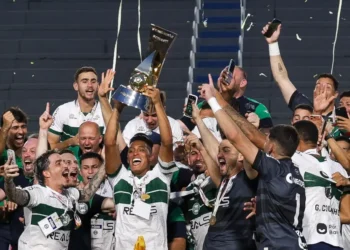 Coritiba é campeão da Série B e Remo volta à elite após 31 anos; veja quem subiu e quem caiu