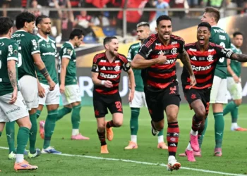 Flamengo bate o Palmeiras e é campeão da Libertadores pela 4ª vez