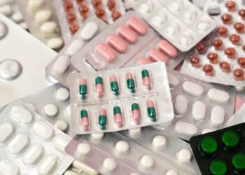 Um em cada dez medicamentos vendidos em países de baixa e média renda é falsificado