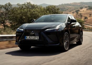 Lexus lança RZ 500e no Brasil; modelo está disponível em pré-venda por R$ 499.990