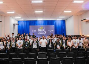 Estudantes da rede estadual do Piauí retornam após intercâmbio na China e Estados Unidos