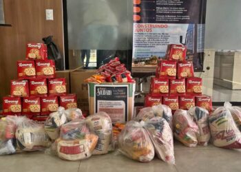 Natal Solidário: CS Grãos do Piauí doa cestas básicas e panetones para instituição em Uruçuí-PI