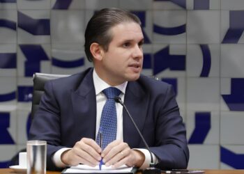 Motta afirma que proposta que estabelece fim da jornada 6×1 pode ser votada em maio no Plenário