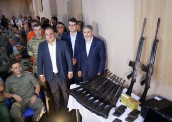 Governo do Piauí recebe 50 fuzis e equipamentos de informática para reforçar segurança pública