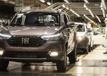 Stellantis lidera o mercado automotivo na América do Sul;  avanços expressivos na Argentina e Brasil