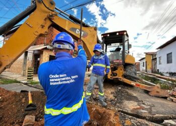 Manutenção em rede de abastecimento suspende fornecimento de água em 17 bairros de Teresina