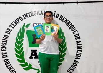 Autor de três livros, estudante de 15 anos da rede estadual vira inspiração para colegas
