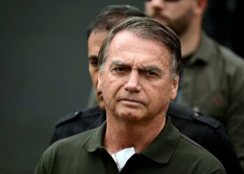 Bolsonaro apresenta piora na função renal e segue internado na UTI em Brasília