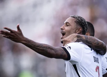 Vasco vence o Grêmio por 2 x 1 e chega a cinco jogos sem perder