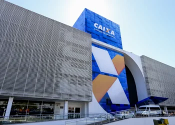 Caixa e BB liberam abono salarial para nascidos em maio e junho