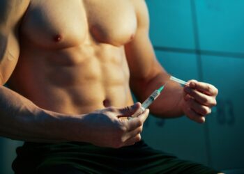 Morte de influenciador fitness reforça alerta sobre os perigos do uso indiscriminado de esteroides
