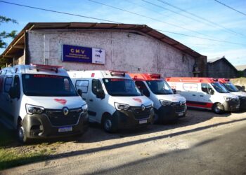 Silvio Mendes entrega 50 veículos para reforçar a saúde pública de Teresina
