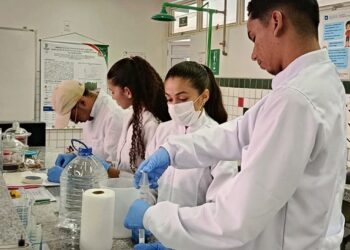 Grupo de Iniciação Científica do IFPI do Campus Oeiras se destaca com pesquisas inovadoras na área de novos materiais