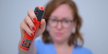 Lei autoriza venda de spray de pimenta para segurança das mulheres