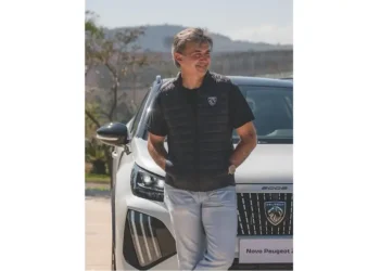 Peugeot reúne convidados especiais, como Christian Fittipaldi e Deborah Secco, para amplificar sua presença no WEC 2026