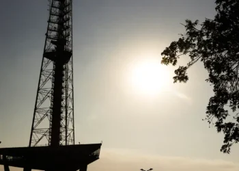 Inmet emite alerta laranja para baixa umidade do ar em 8 estados e DF