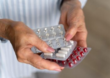 Descarte correto de medicamentos ajuda saúde pública e meio ambiente