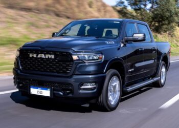 Nova Ram 1500 Big Horn abre nova porta ao universo das picapes grandes premium com 426 cv e 0 a 100 km/h em 5,3 segundos