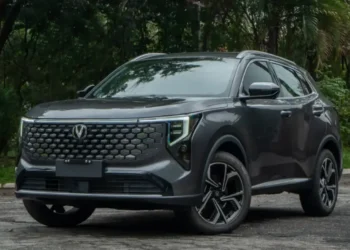 Caoa Changan CS55 chega ao Brasil com versão híbrida plug-in flex de 286 cv
