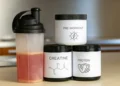 Especialista alerta para riscos do consumo de creatina e vitaminas sem orientação