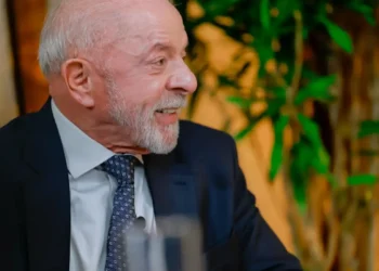 Lula diz que vai entregar amanhã (20) ao TSE pedido de abertura de sigilo